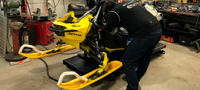 moottorikelkka huolto pienkonehuolto svh