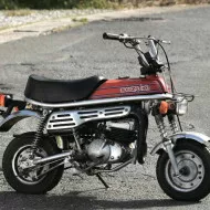 suzuki pv tarrasarja sininen punatankki 81