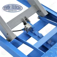 TWM 02 twin busch moottoripyoran nostin5