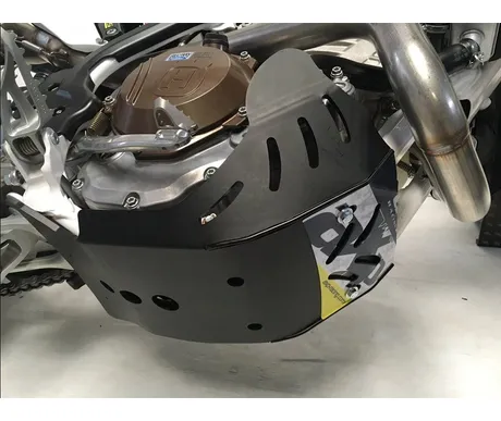 AXP Skid Plate Black Husqvarna FE250-FE3 kuva
