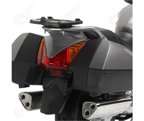 322 E215 Givi peralevy Monokey laukulle E215 Honda Pan European ST 1300 02 14 kuva