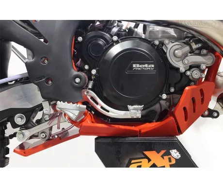 AXP Xtrem HDPE Skid Plate Red   Beta 250 kuva