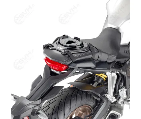 322 S430 Givi Tankkilaukun hihnakiinnitys penkkiin. kuva