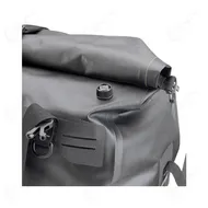 321 GRT712B Givi moottoripyoran laukku2