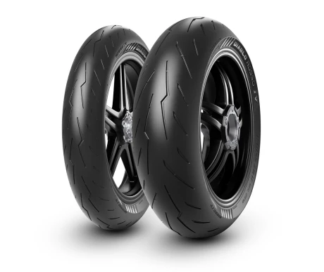 Pirelli Diablo Rosso IV kuva