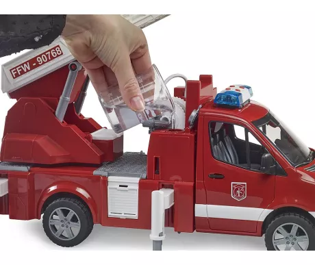 Bruder 02673 MB Sprinter paloauto4 kuva