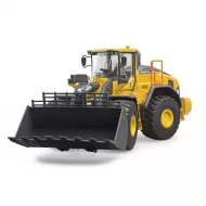 Bruder 02458 Volvo L260H pyorakuormaaja1