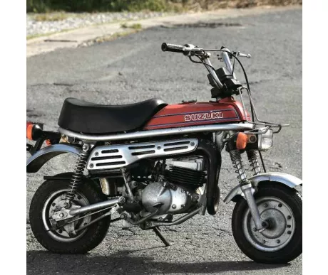 suzuki pv tarrasarja sininen punatankki 81 kuva