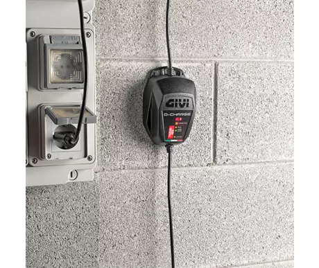 Givi akkulaturi yllapitolaturi moottoripyorien Litium ja nesteakkuihin S510 4 kuva
