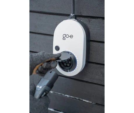 go e charger gemini lights and cable kuva