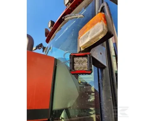 la10092 case front 3 kuva