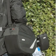 Givi pehmea sivulaukku Stealth kiinnitysjarjestelmalla 18Lt vasen EASY12L 3