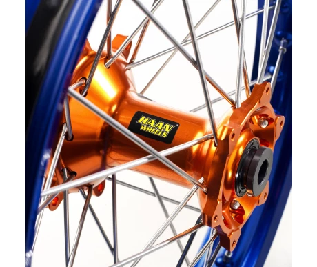 Close up Blue-Orange1 kuva