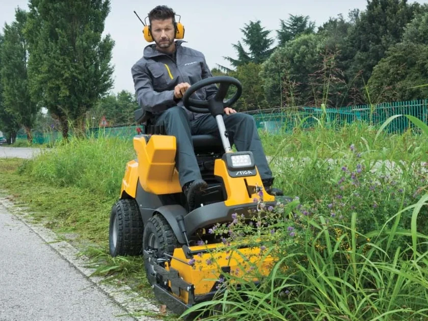 IMAGEBLOCK 1200x1000 Stiga Park Pro 740 IOX flail mower2
