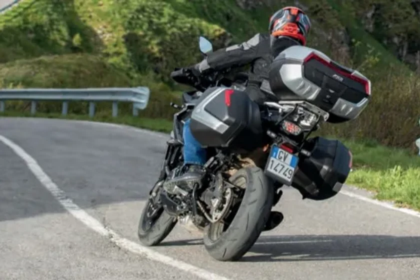 MOOTTORIPYORAN JA MOPON TAKALAUKKU