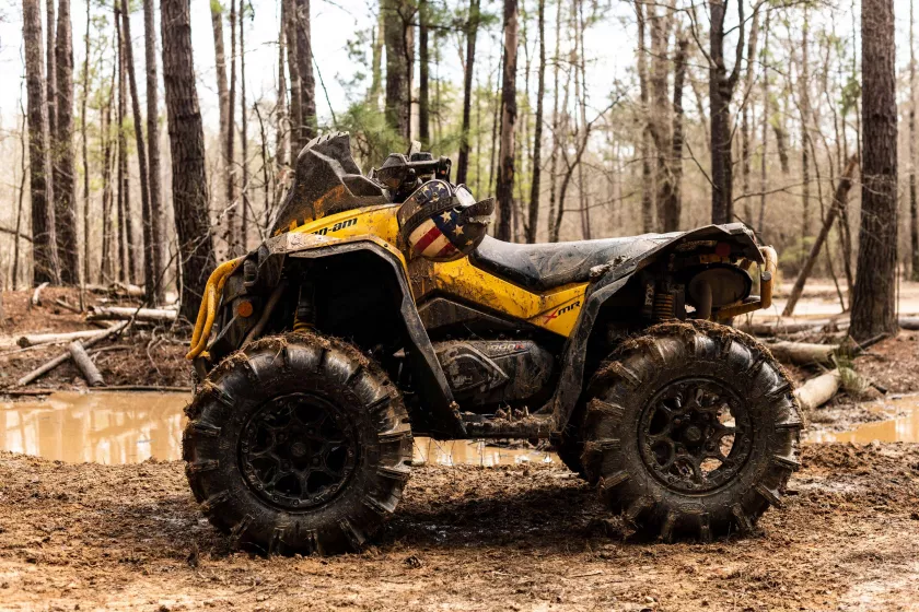 ORV MY21 MUD RENEGADEXMR 1000 NEOYELLOWANDBLACK